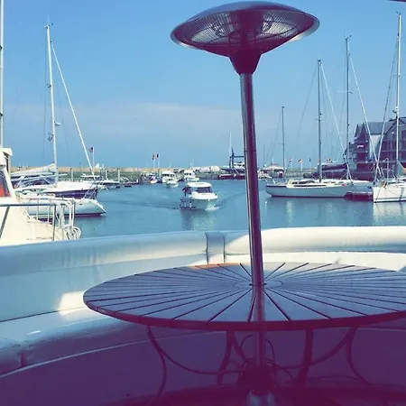 Yacht * Довиль